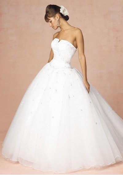 At The Ivory Rose we know that your wedding gown has to be perfect